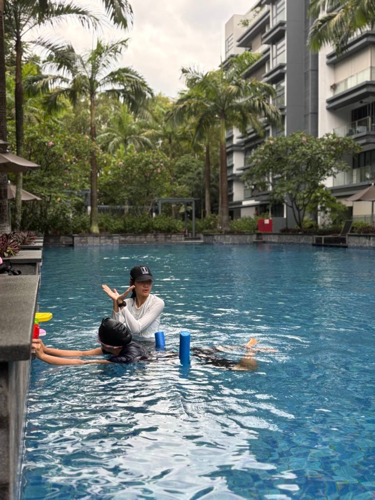 Female_Swimming_Coach_Singapore